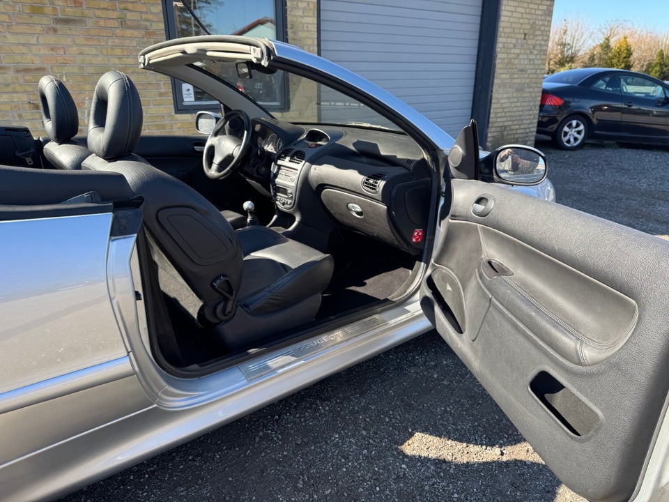 Peugeot 206 1,6 16V CC 2d