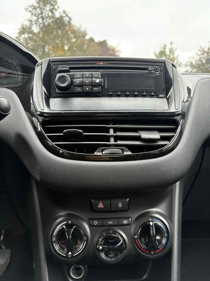 Peugeot 208 1,0 VTi Access 5d