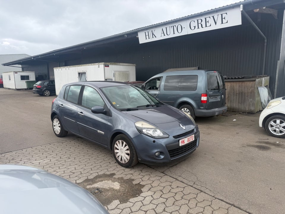 Renault Clio III 1,2 16V Authentique 5d