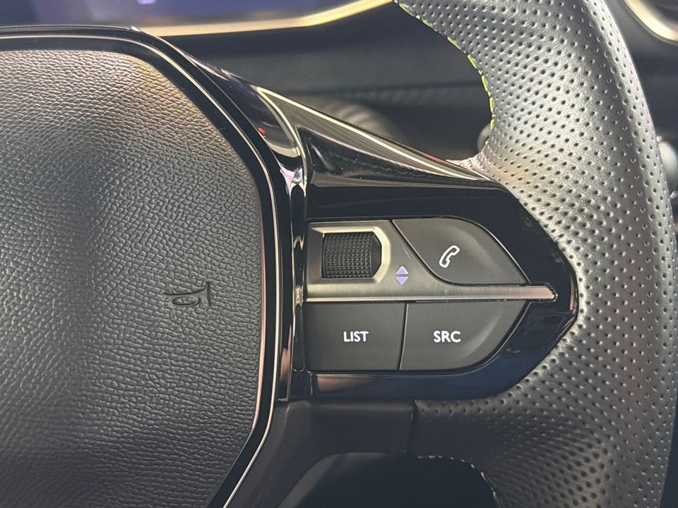 Peugeot e-208 54 GT 5d