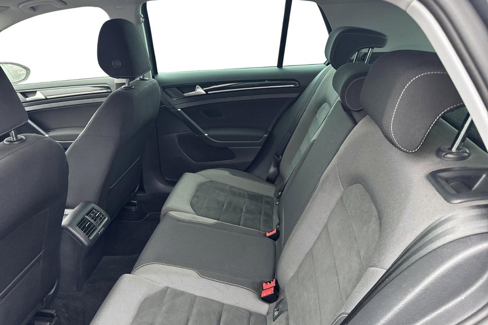 VW Golf VII 1,5 TSi 150 Highline DSG 5d