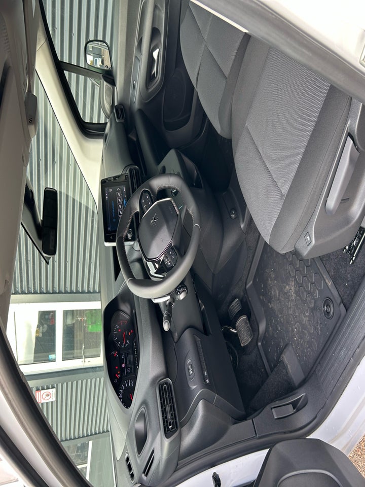 Peugeot Partner 1,5 BlueHDi 130 L2V2 Plus EAT8 Van