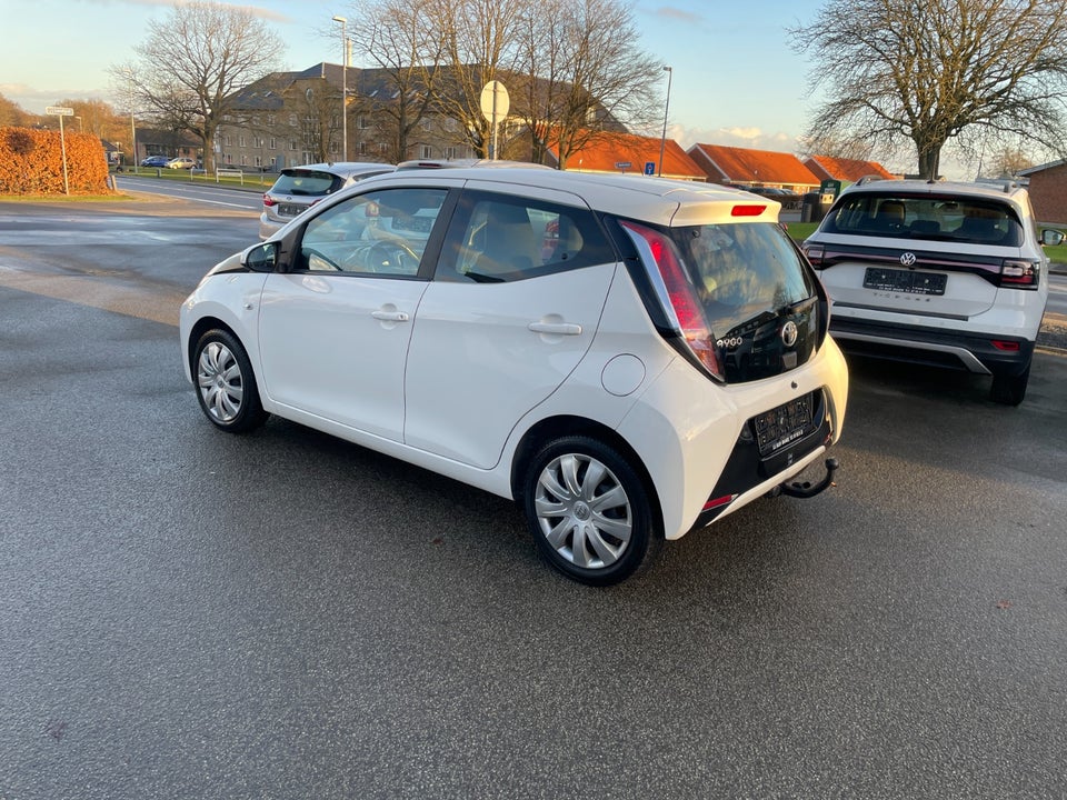 Toyota Aygo 1,0 VVT-i x-play 5d