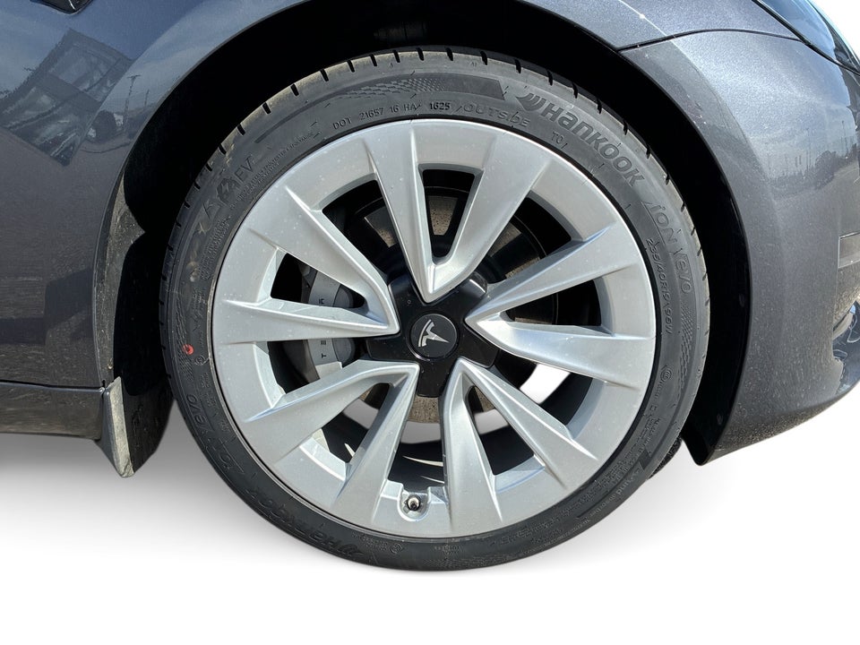 Tesla Model 3 Long Range AWD 4d