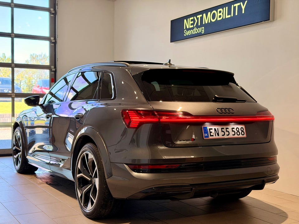 Audi e-tron S quattro 5d