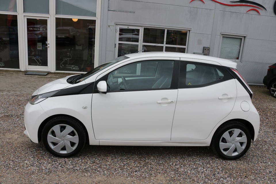 Toyota Aygo 1,0 VVT-i x-play x-touch 5d