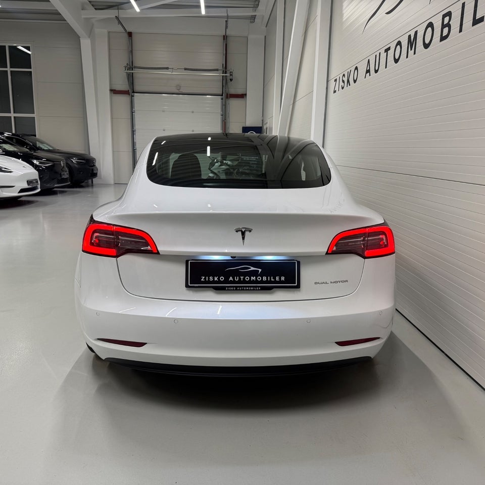 Tesla Model 3 Long Range AWD 4d