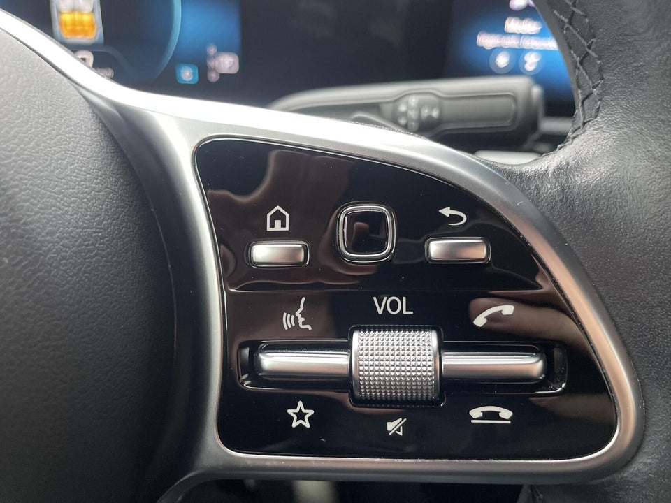 Mercedes A200 1,3 Progressive Line aut. 5d