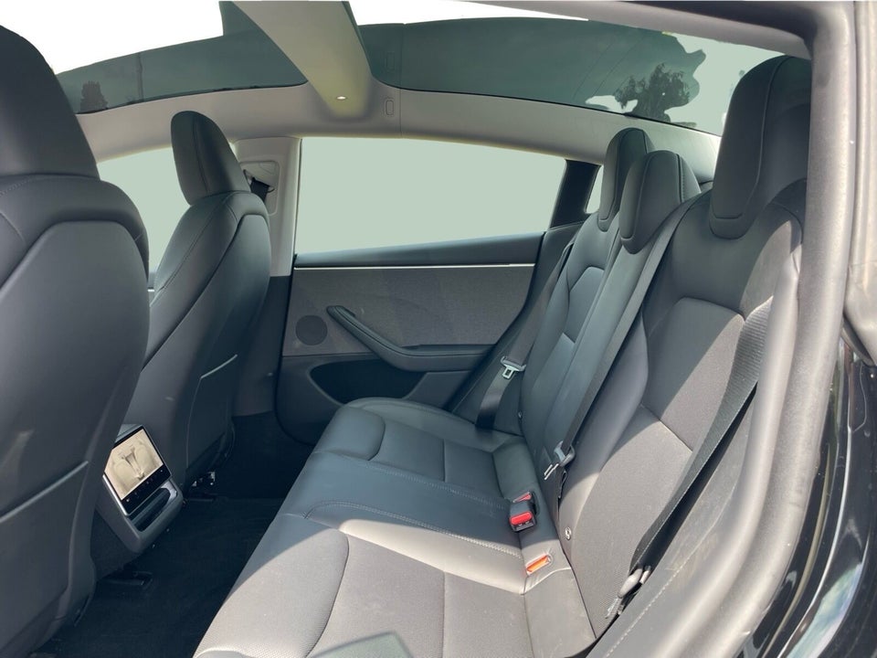 Tesla Model 3 RWD 4d