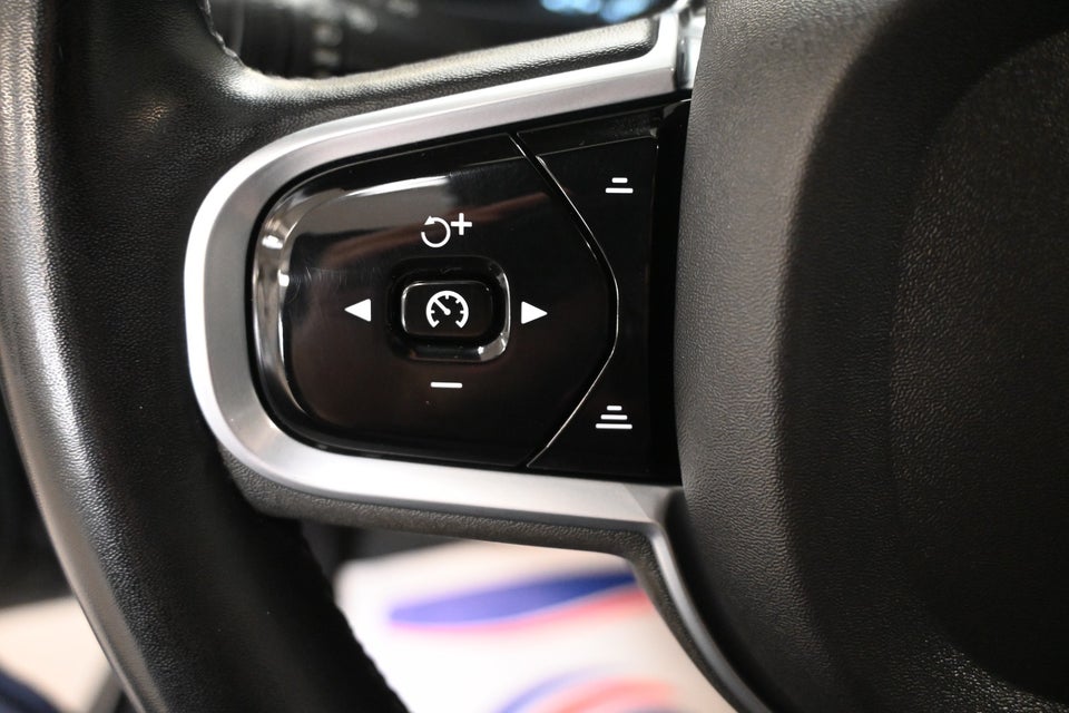 Volvo XC90 2,0 T8 ReCharge R-Design aut. AWD 7prs 5d