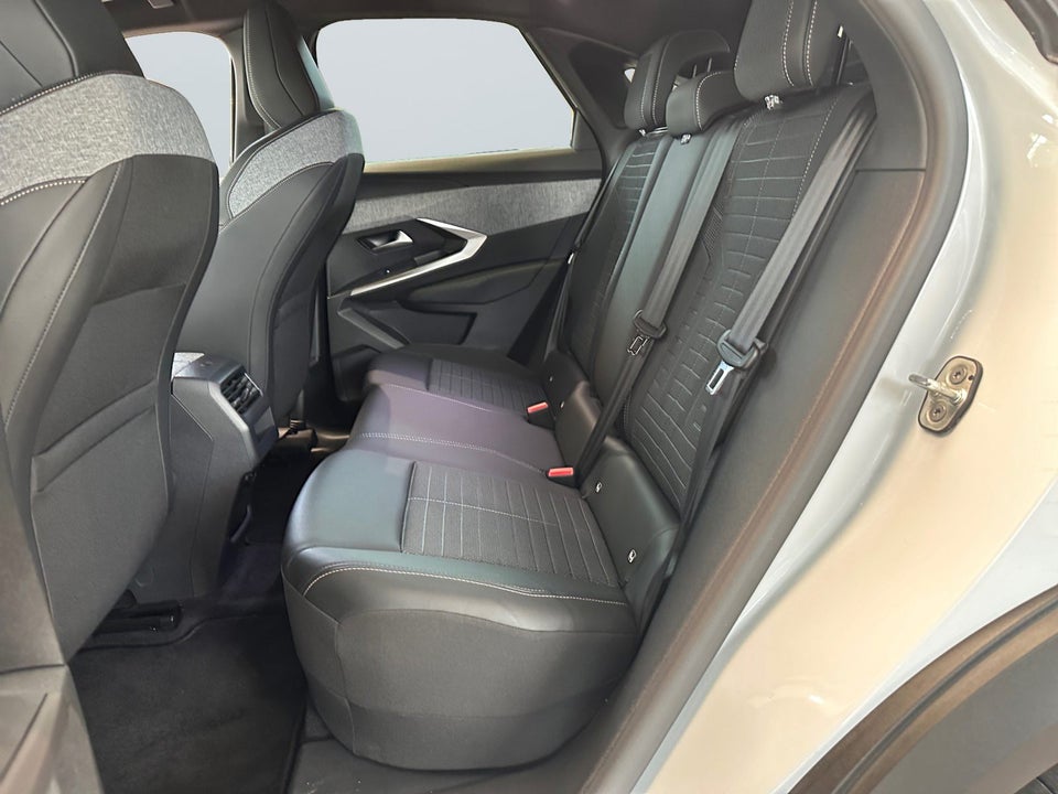 Peugeot e-3008 77 Allure 5d