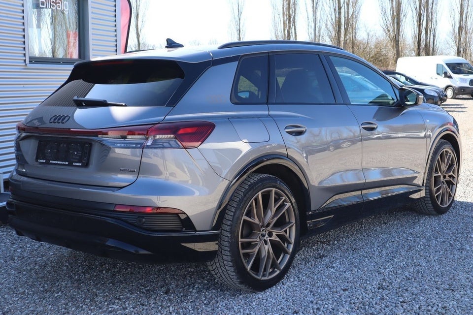 Audi Q4 e-tron 45 S-line quattro 5d