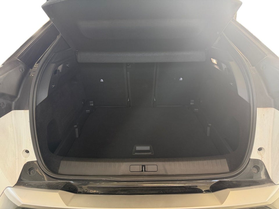 Peugeot e-3008 77 GT Pack 5d