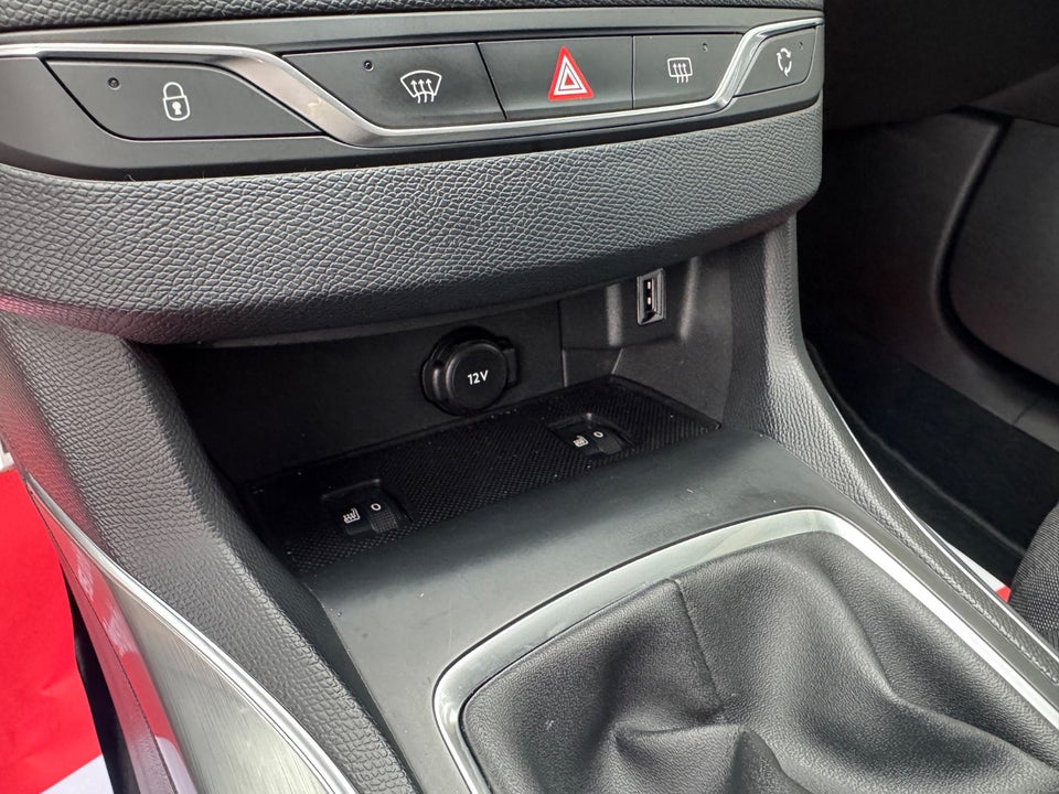 Peugeot 308 1,5 BlueHDi 130 Allure Grand SW 5d