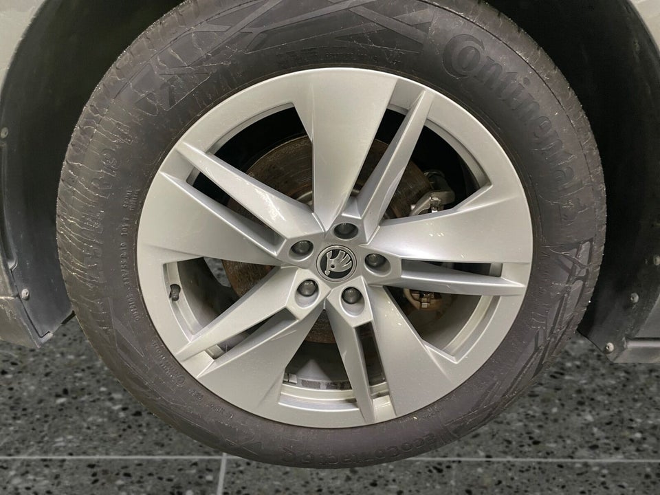 Skoda Enyaq 60 iV Loft 5d