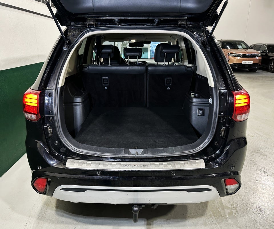 Mitsubishi Outlander 2,4 PHEV Instyle CVT 4WD 5d