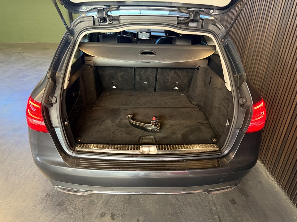Mercedes C220 2,2 BlueTEC Avantgarde stc. 5d