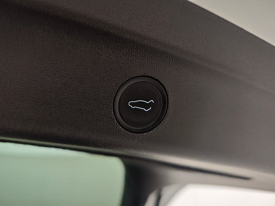 Tesla Model Y Long Range AWD 5d