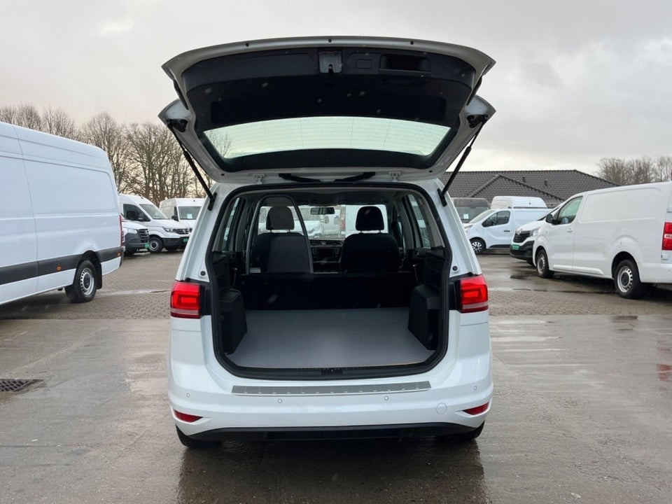 VW Touran 1,6 TDi 110 Trendline DSG Van 5d