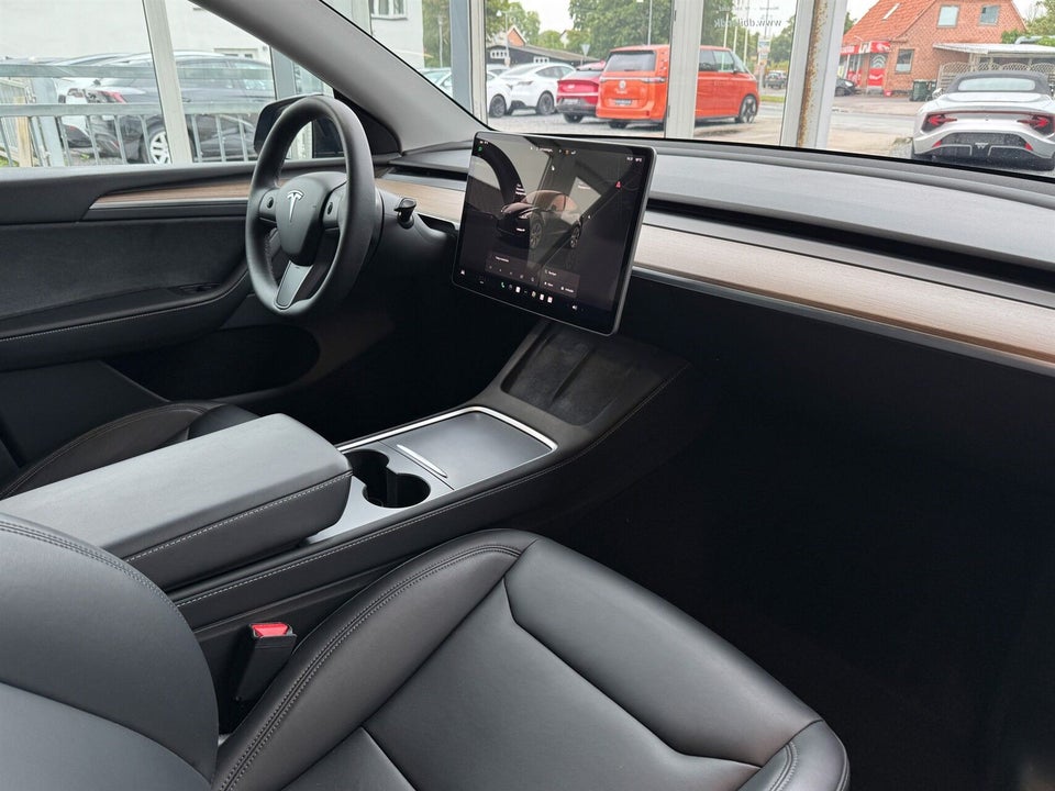 Tesla Model Y Long Range RWD 5d