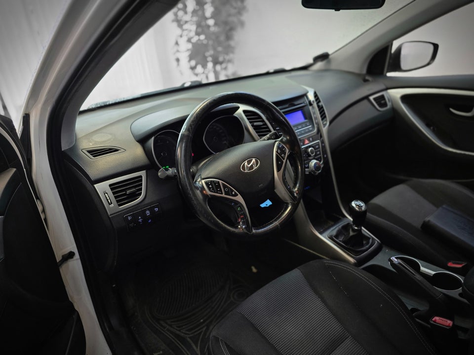 Hyundai i30 1,6 CRDi 110 XTR Eco 5d