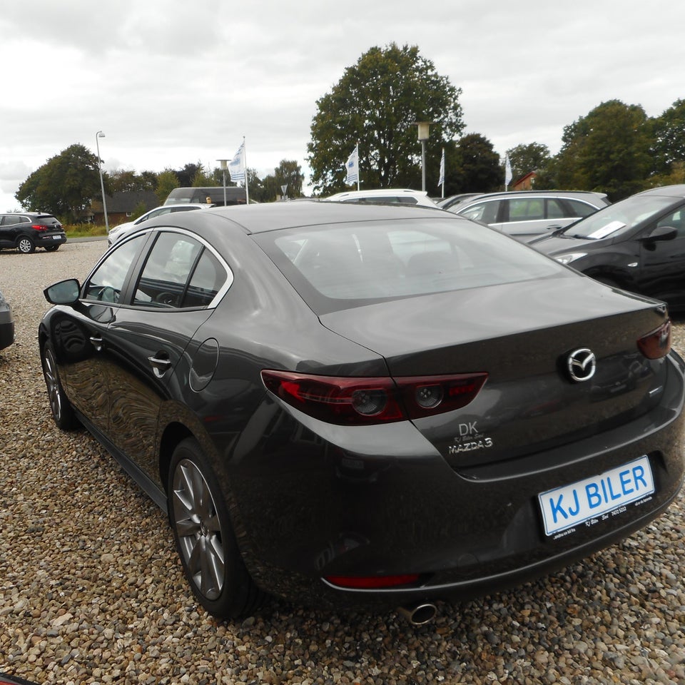 Mazda 3 1,8 SkyActiv-D 116 Sky 4d