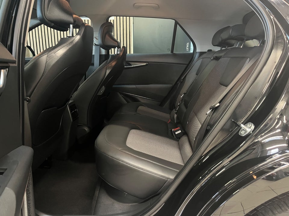 Kia Niro 64 EV Access Plus 5d