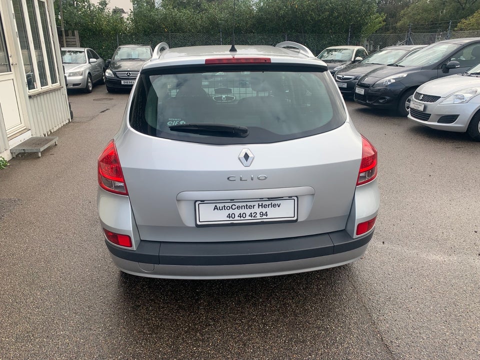 Renault Clio III 1,2 16V Authentique Sport Tourer 5d