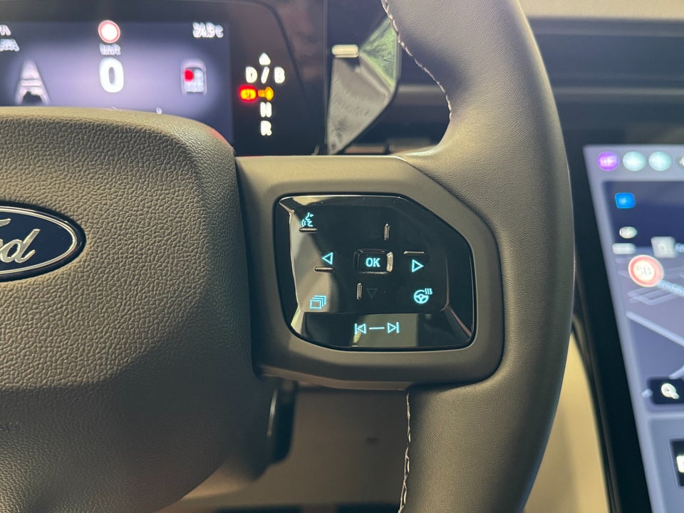 Ford Capri 82 Select Extended Range 5d