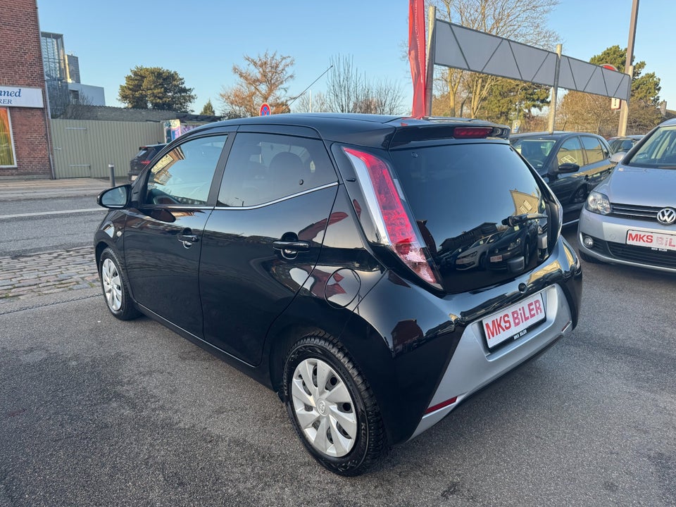 Toyota Aygo 1,0 VVT-i x-black II 5d