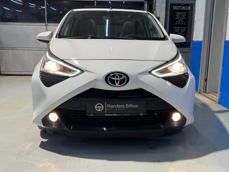 Toyota Aygo 1,0 VVT-i x-sky 5d