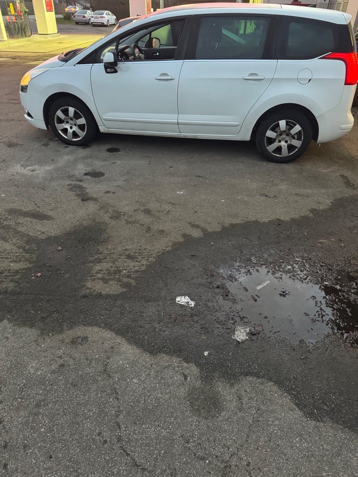 Peugeot 5008 1,6 HDi 110 Premium aut. 7prs 5d