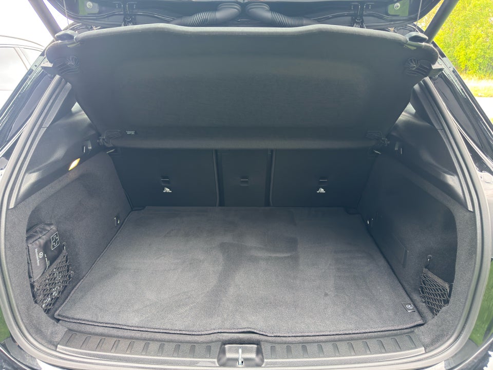 Mercedes EQA300 Progressive 4Matic 5d