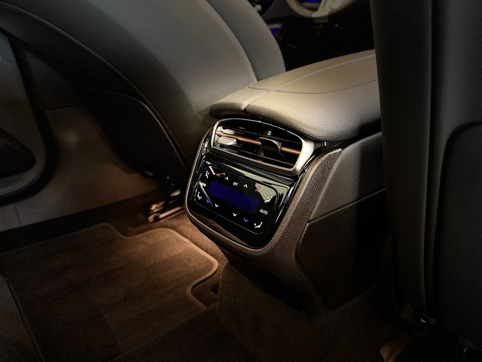Mercedes EQE350 AMG Line Premium Plus 4d