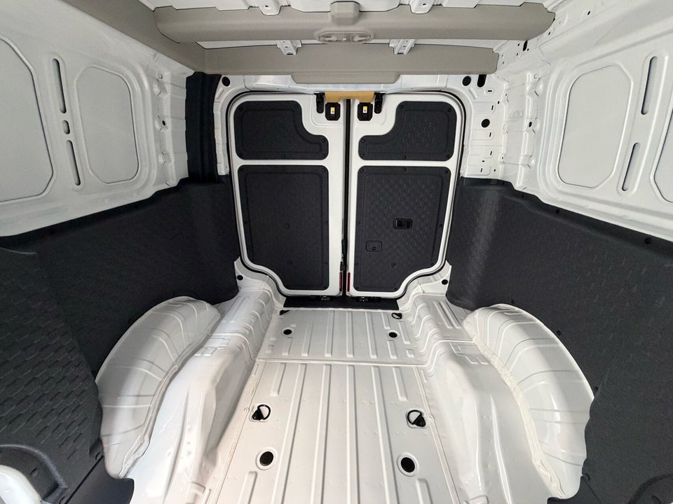 Kia PV5 71 Cargo L2H1 Long Range Work