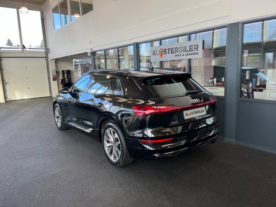 Audi e-tron 55 S-line quattro 5d