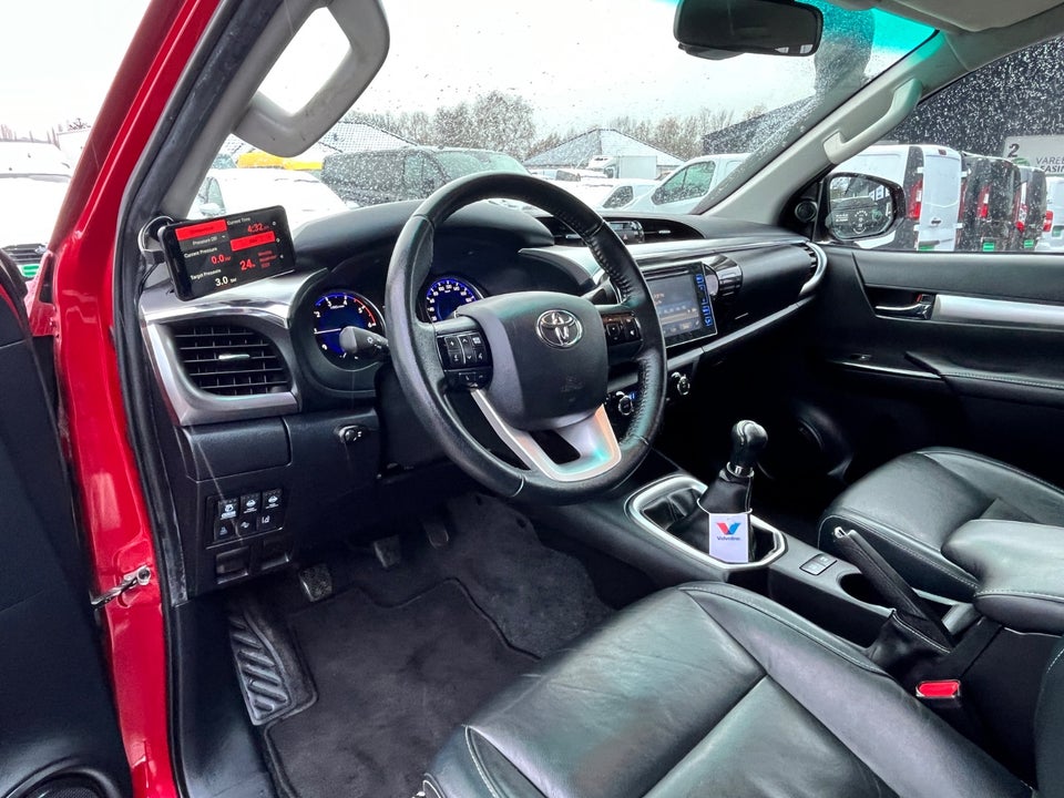 Toyota HiLux 2,4 D-4D 150 T2 Db.Kab 4x4 4d