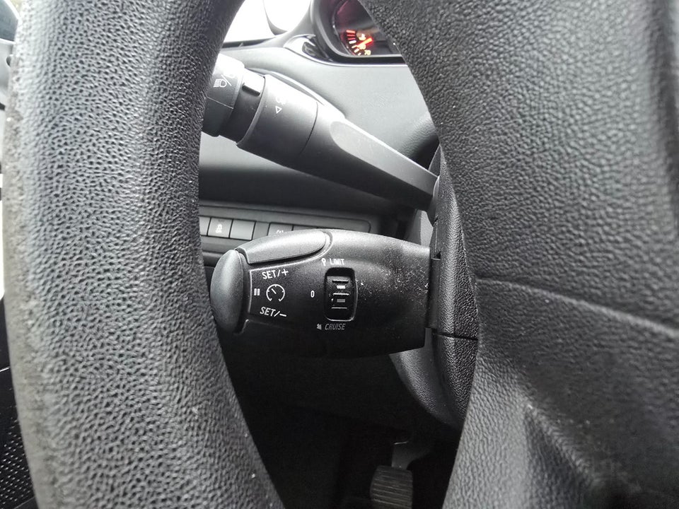 Peugeot 208 1,0 VTi Access 5d