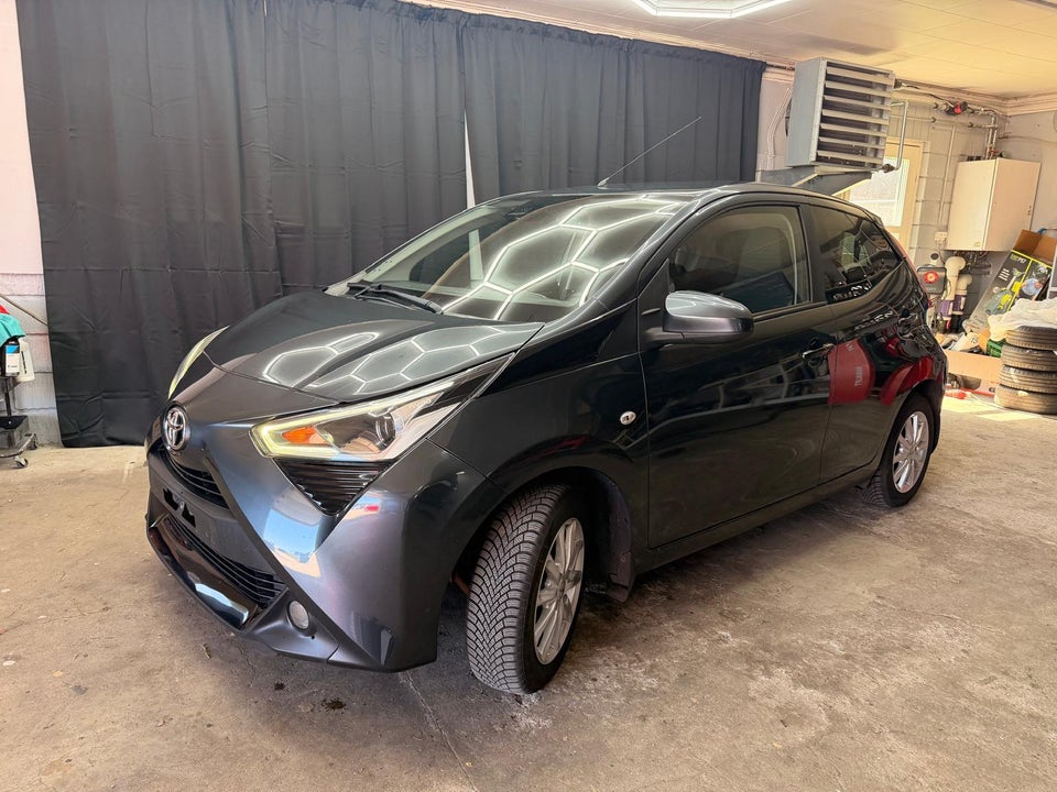 Toyota Aygo 1,0 VVT-i x-play 5d