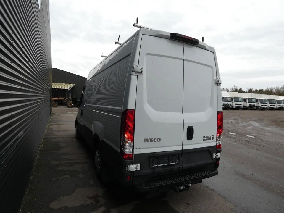 Iveco Daily 2,3 35S16 12m³ Van AG8