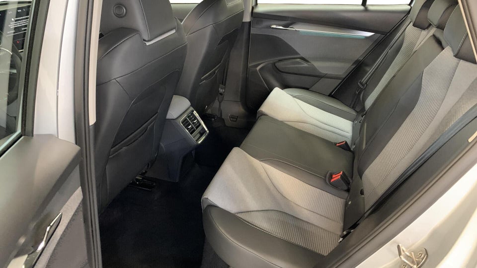 Skoda Enyaq 50 iV 5d