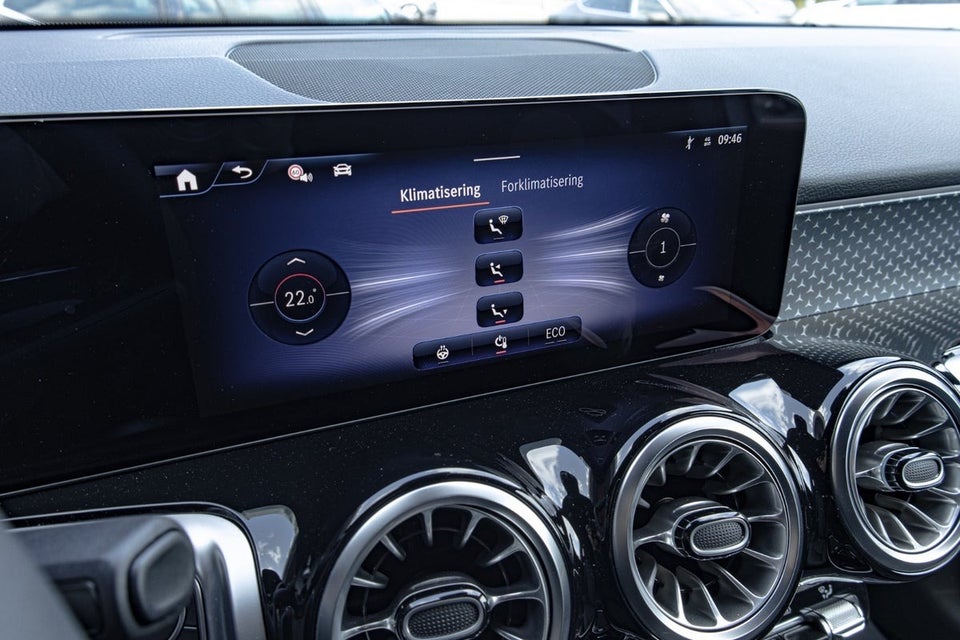 Mercedes EQB300 Progressive 4Matic 5d