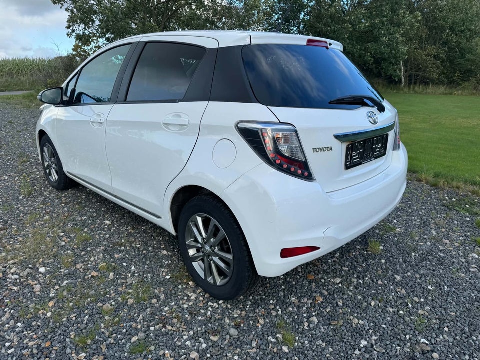 Toyota Yaris 1,0 VVT-i T2 5d