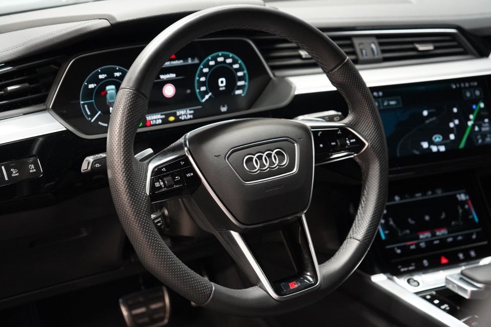 Audi Q8 e-tron 55 S-line quattro 5d