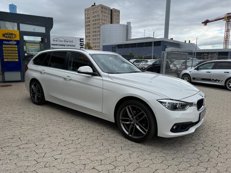 BMW 318i 2,0 Touring Advantage aut. 5d