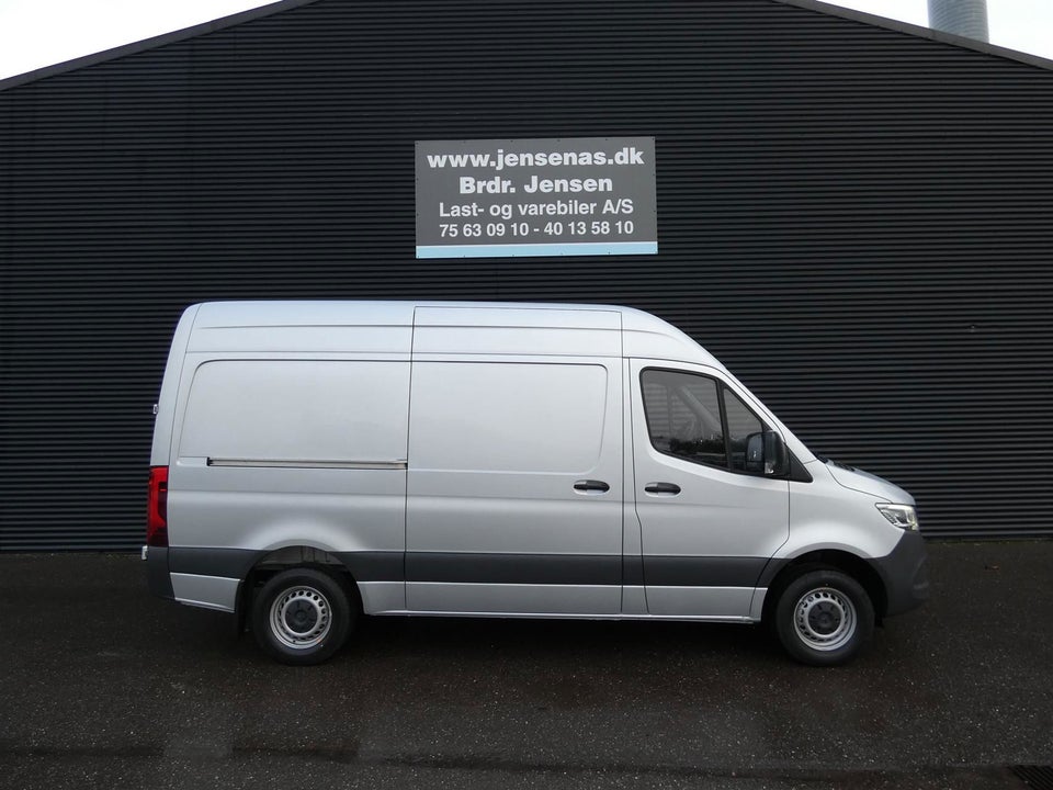 Mercedes Sprinter 319 2,0 CDi A2 Kassevogn aut. RWD