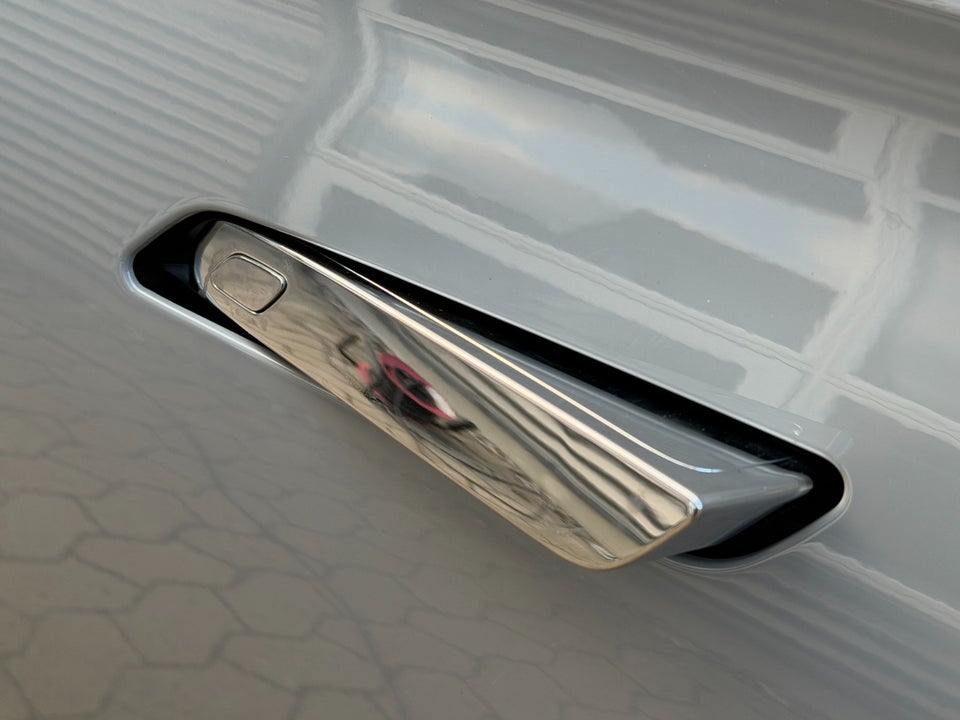 MG Marvel R Luxury 5d