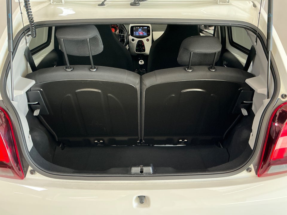 Peugeot 108 1,0 e-VTi 69 White Edition 5d