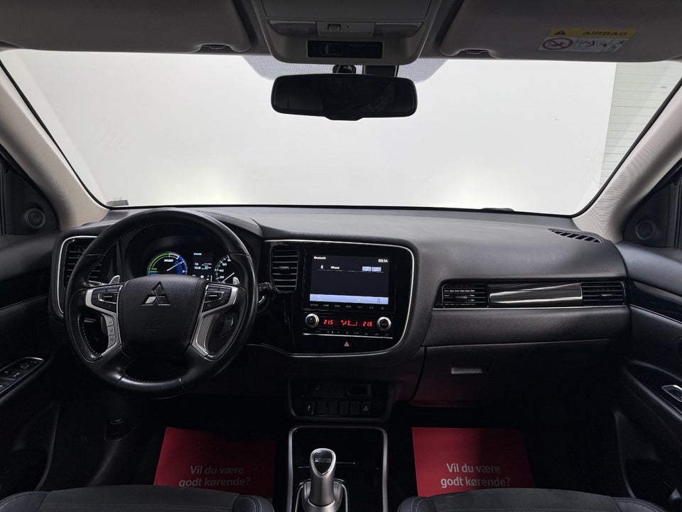 Mitsubishi Outlander 2,4 PHEV Invite CVT 4WD 5d