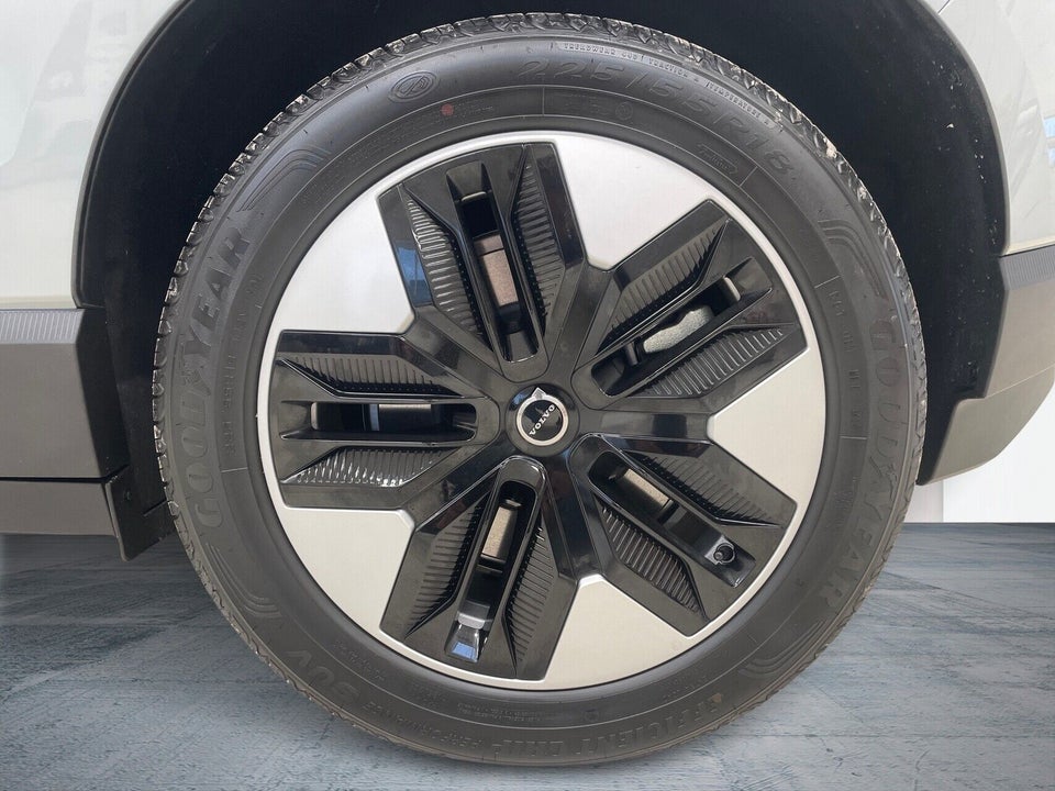 Volvo EX30 Extended Range Core 5d